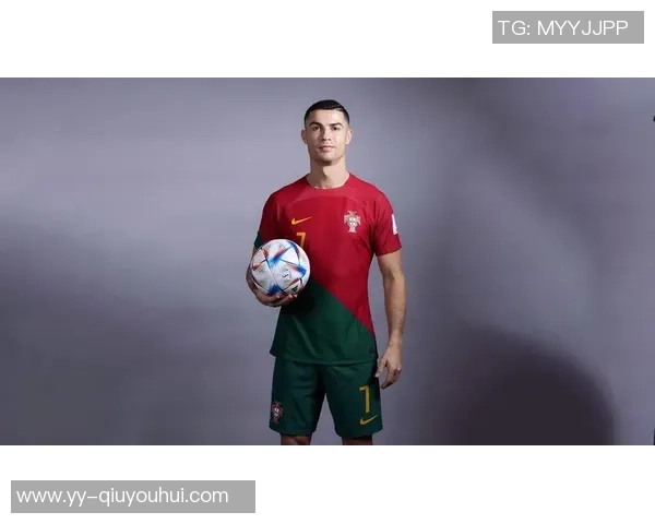 C罗社交媒体分享回归葡萄牙国家队照片帅气戴墨镜引发球迷热议