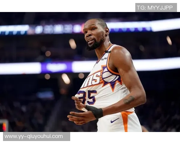 快船比赛后为何沉默不语引发球迷热议与猜测 快船比赛后为何沉默不语引发球迷热议与猜测